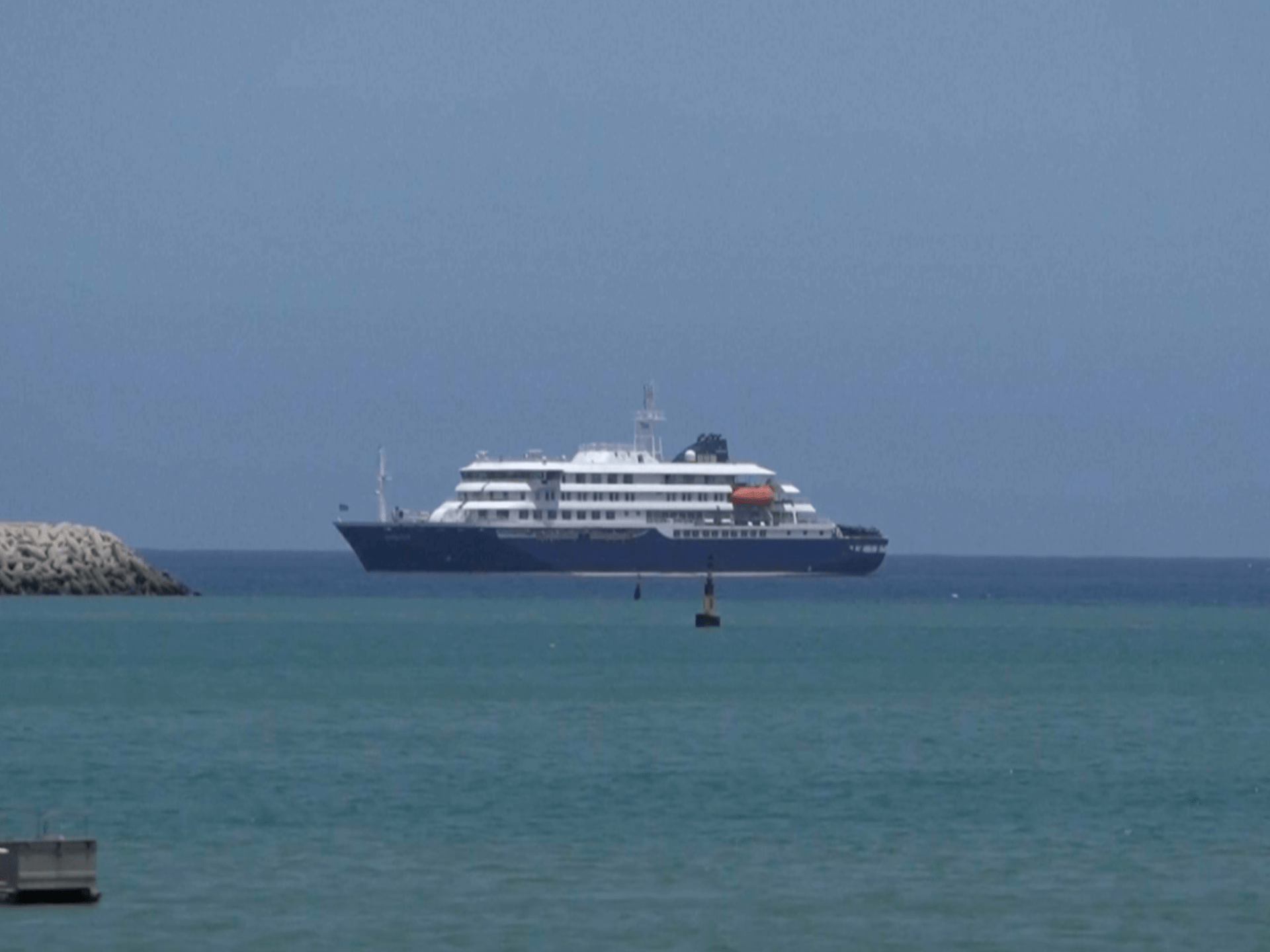 EU closely monitoring hantavirus outbreak on cruise ship