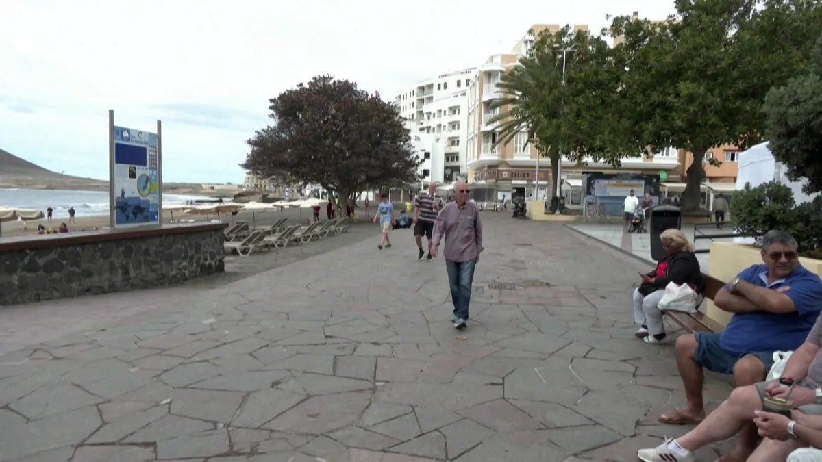 Tenerife resort town awaits hantavirus-hit cruise ship