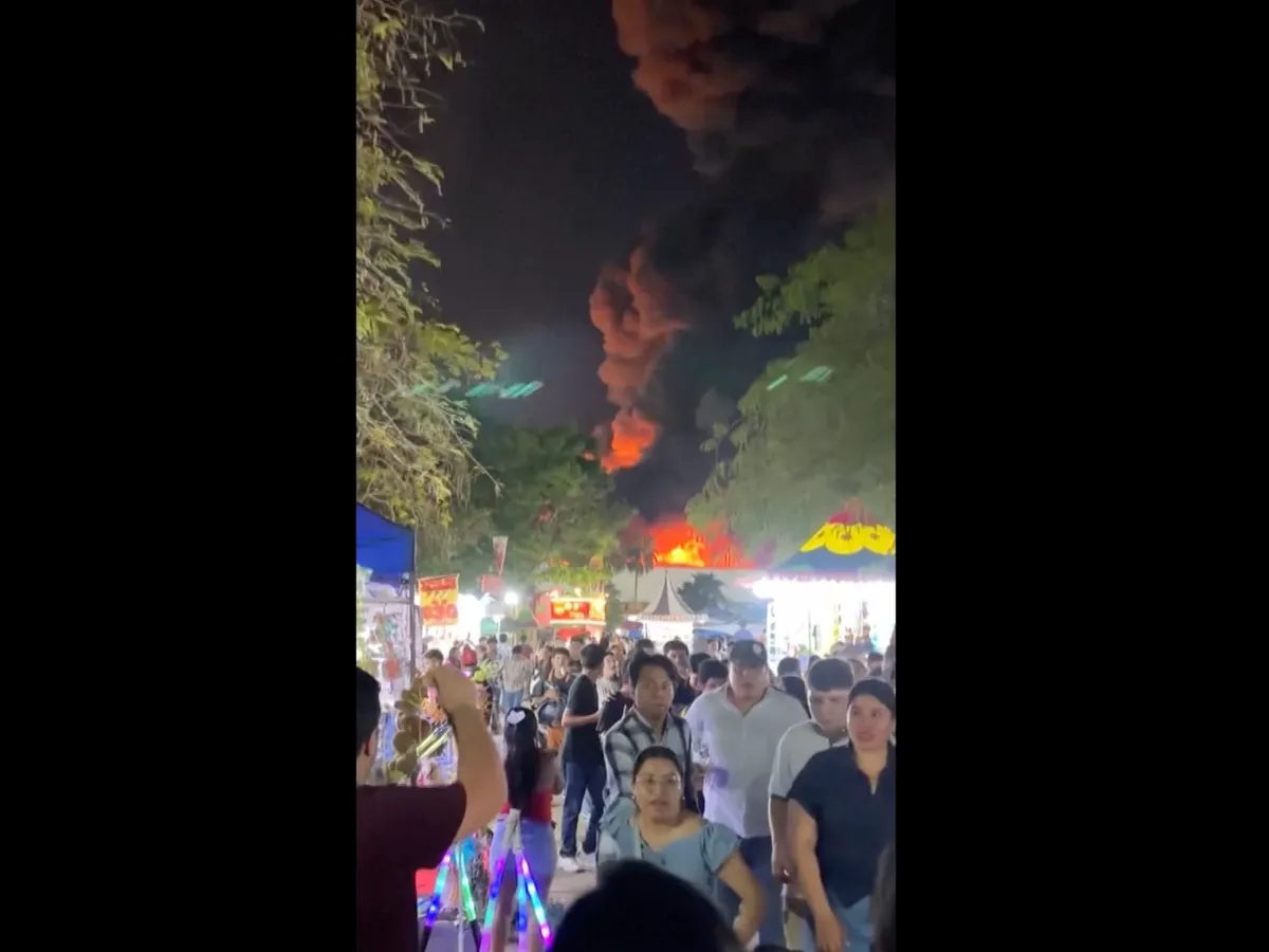 Huge fire at Mexican fair kills five people