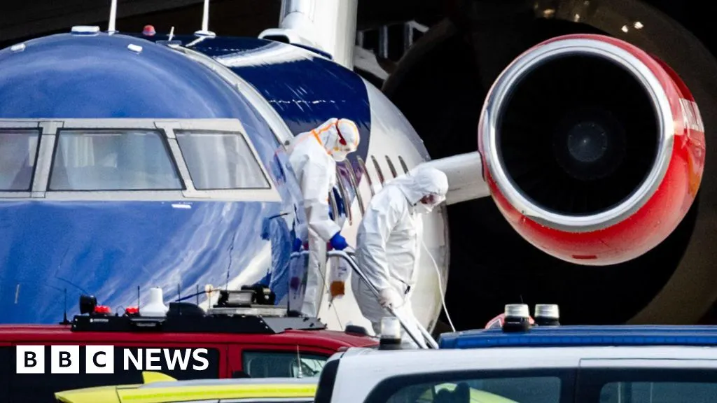 Worldwide race to trace passengers from hantavirus-hit cruise ship