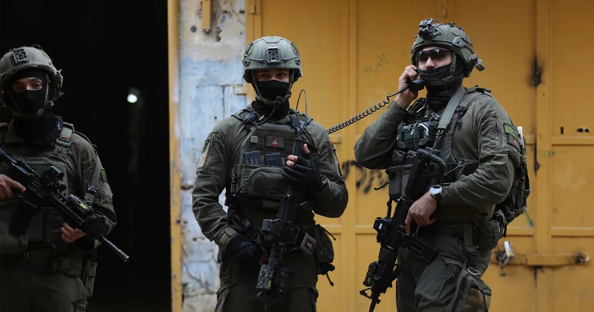 Israeli settlers set fire to homes and cars in violent West Bank raids