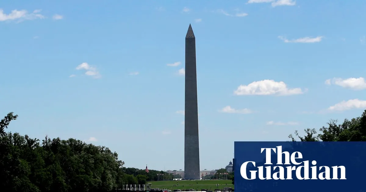 No-bid contract to turn DC’s reflecting pool blue goes to firm with ties to Trump