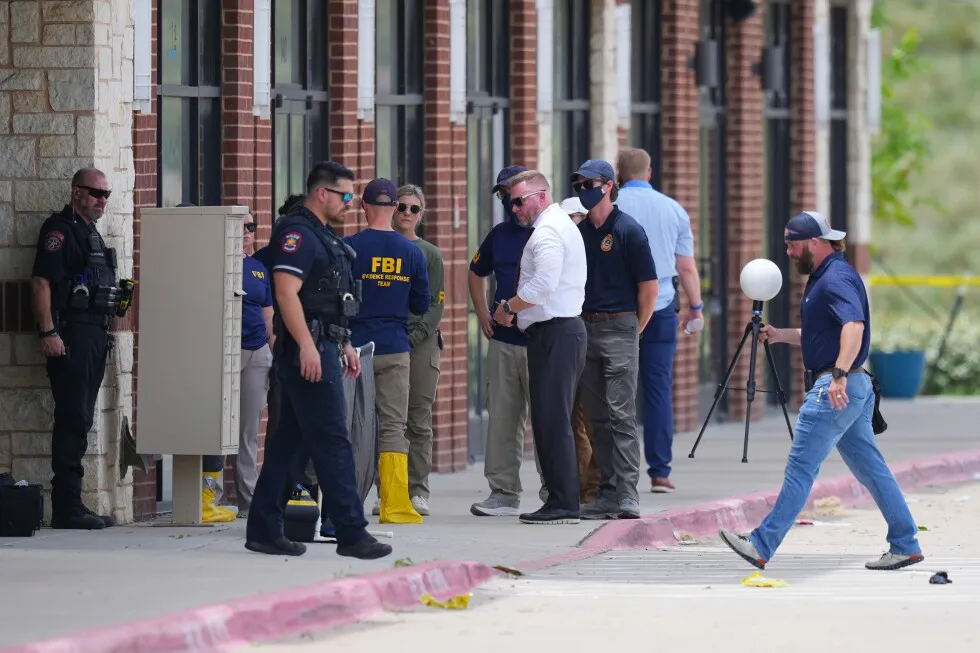 2 killed and 3 injured in back-to-back shootings north of Dallas, police say