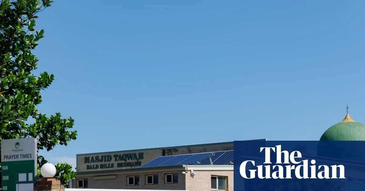 Man charged after allegedly threatening Muslim worshippers at Brisbane mosque