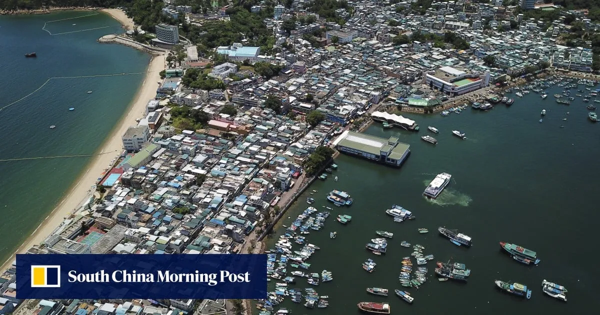 Community service for pair in their 60s who had sex at Hong Kong pier
