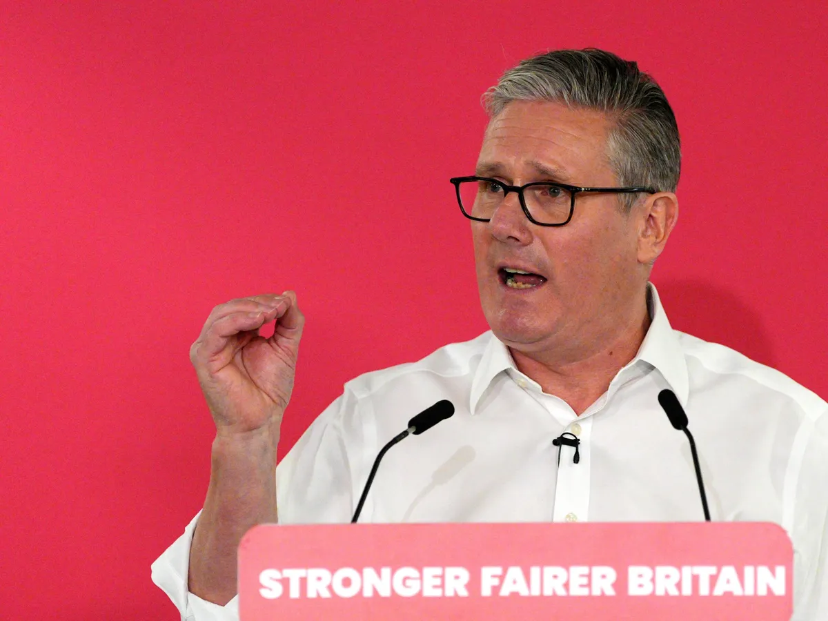 Starmer to face split cabinet as demands for his resignation mount