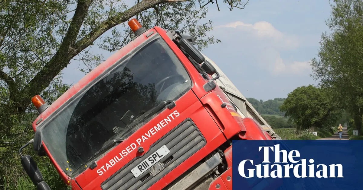 Lorry gets stuck in hole it was sent to fix in Somerset