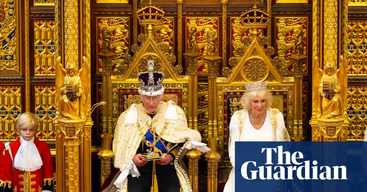 Starmer hopes to regain momentum with unveiling of dozens of bills in king’s speech