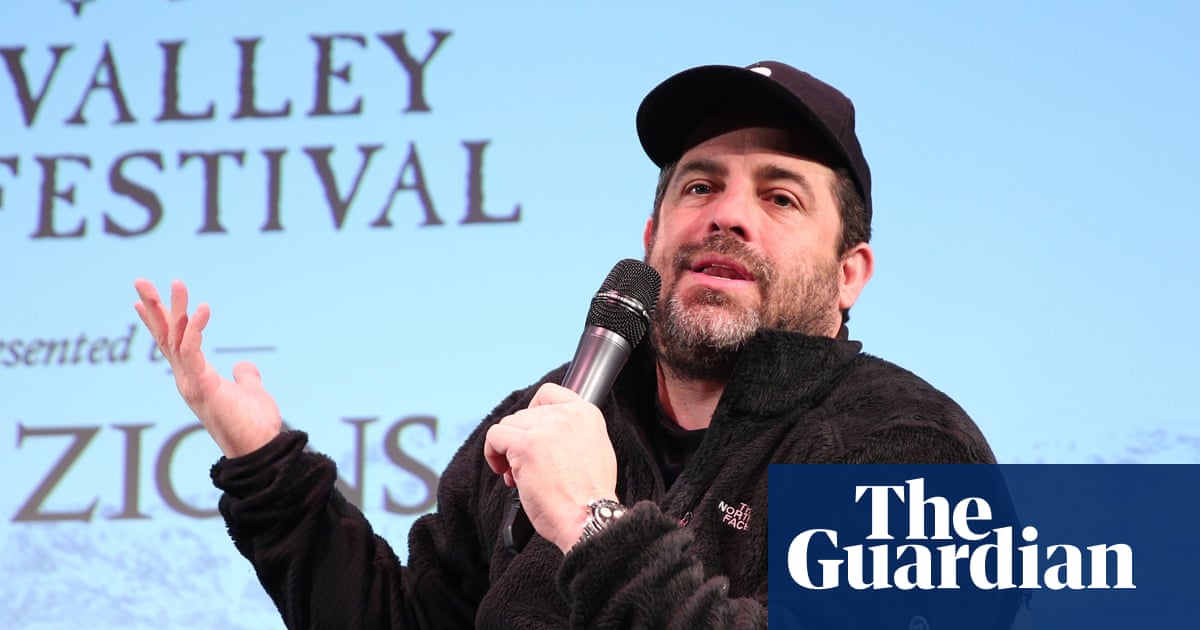 Rush hour on Air Force one as Melania director Brett Ratner joins Trump China trip