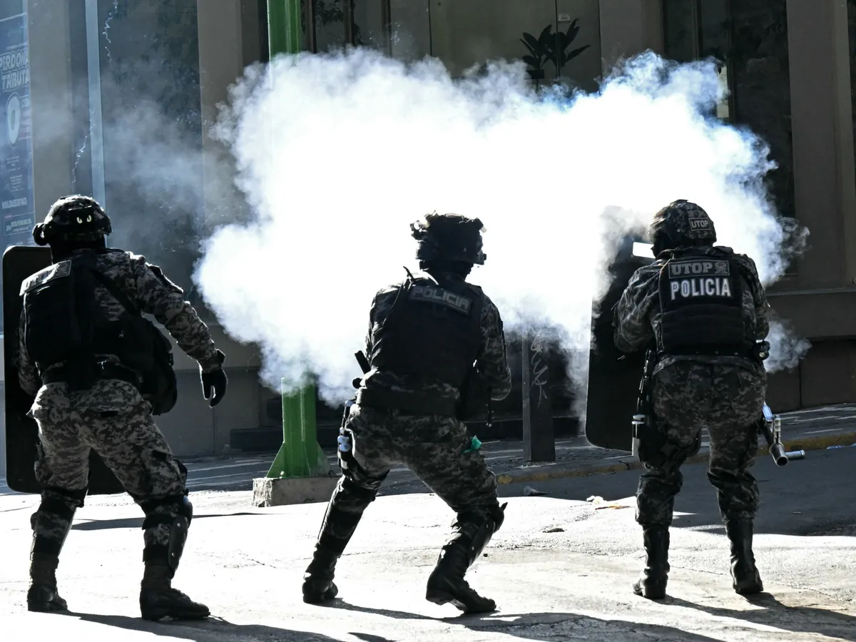 Explosions heard as mining groups stage antigovernment protest in Bolivia