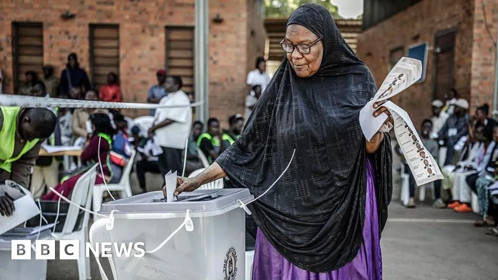 Widespread delays hit Uganda election amid internet shutdown 