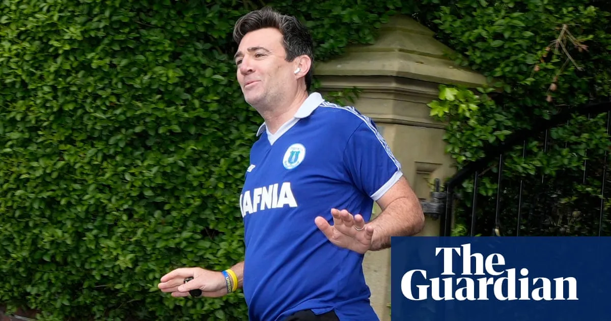 Labour’s NEC approves Burnham’s byelection pathway back to parliament
