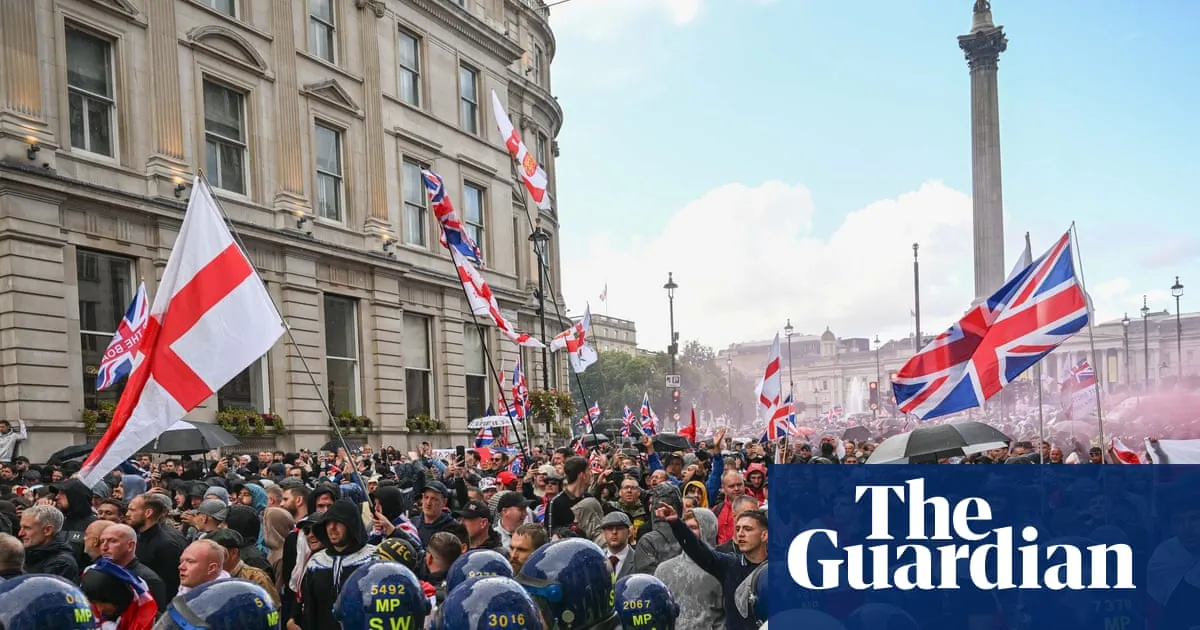Met police preparing for large scale far-right and pro-Palestine protests in London