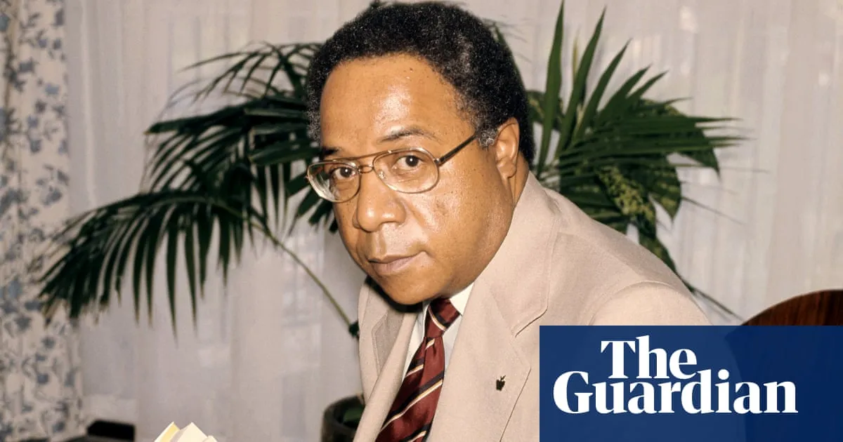 Tennessee school district bans Alex Haley’s Roots under 2022 state law