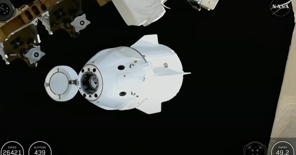 Astronauts splash down on Earth after first-ever ISS medical evacuation