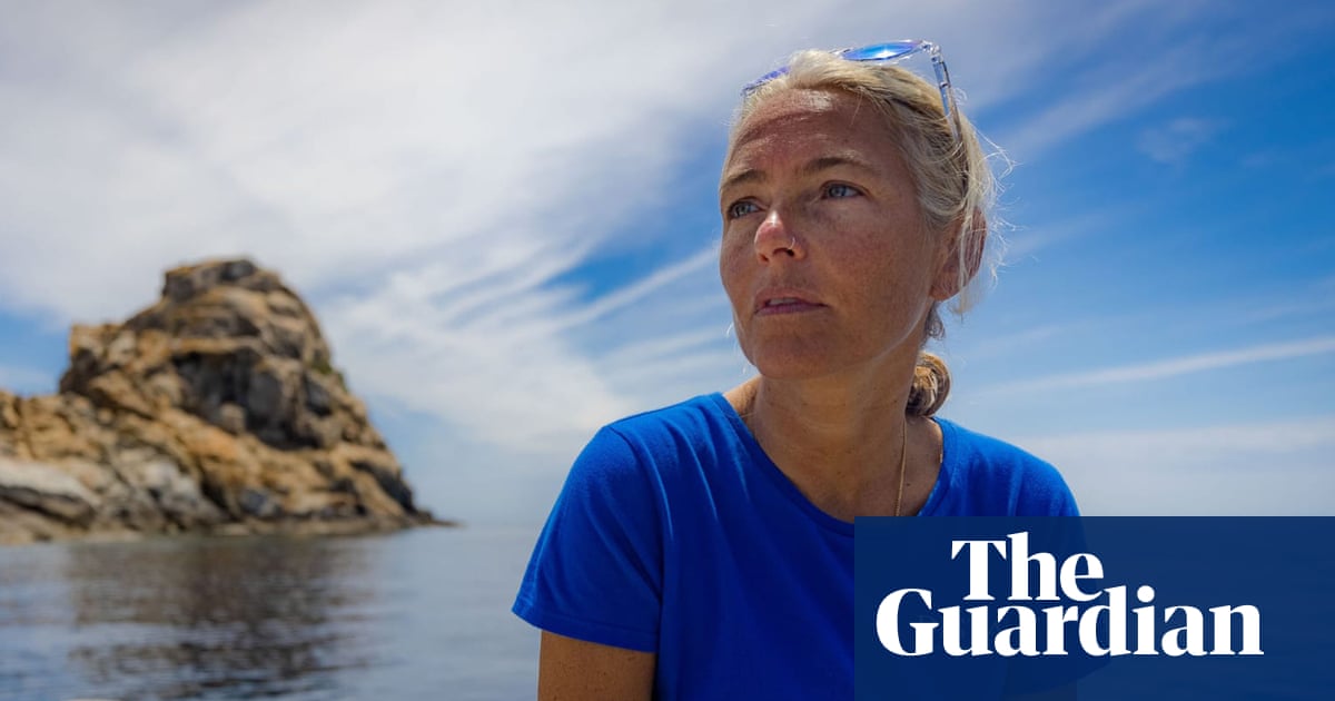 Divers in Maldives resume search for Italian scuba divers who drowned in cave