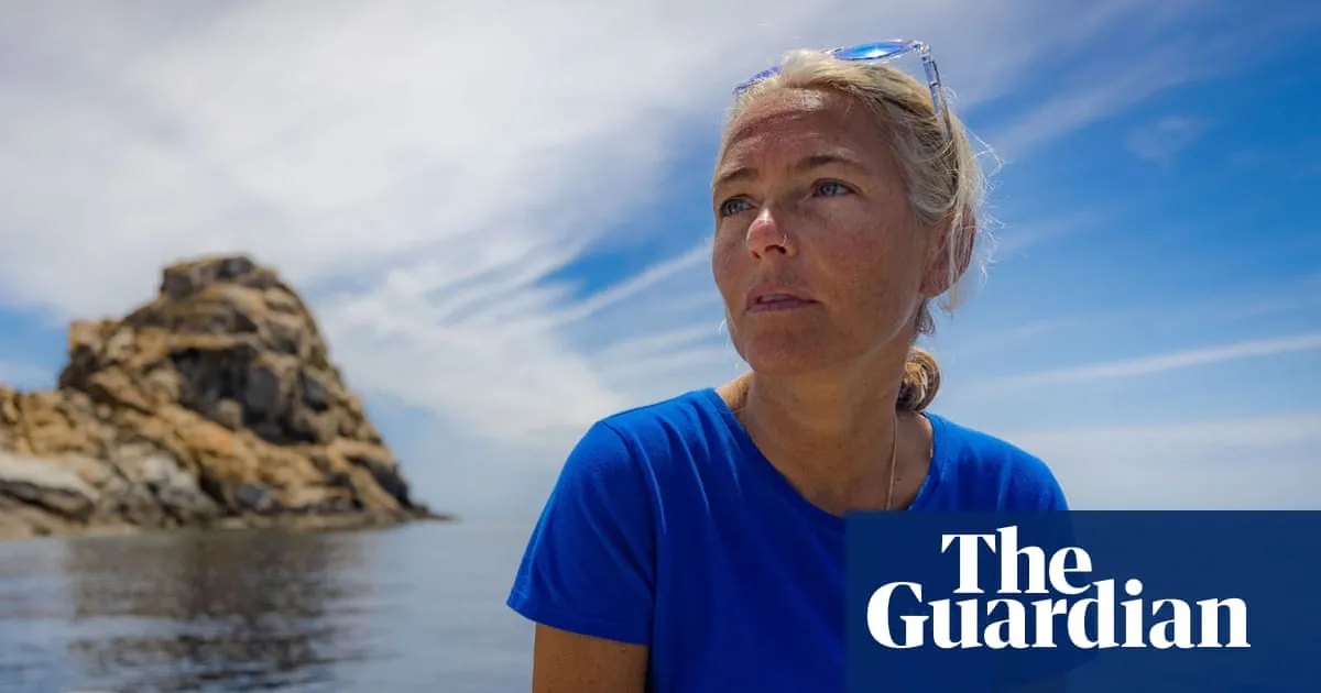 Divers in Maldives resume search for Italian scuba divers who drowned in cave