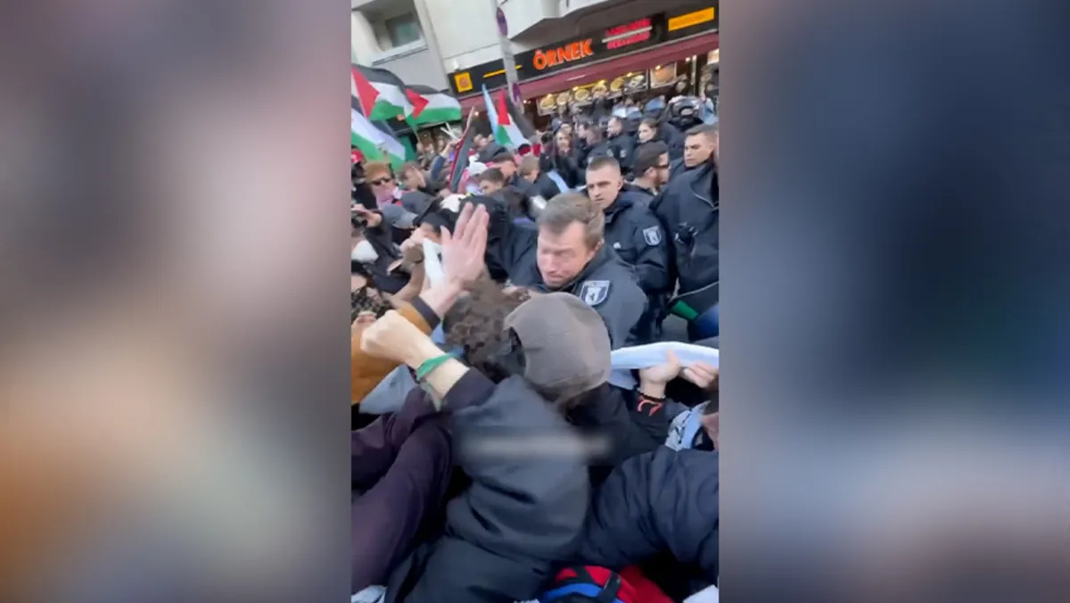 German police assault protesters at Nakba anniversary rally