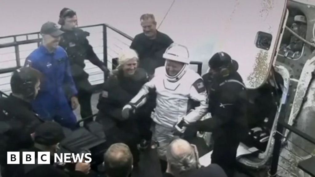 Astronauts splash down to Earth after medical evacuation from space station