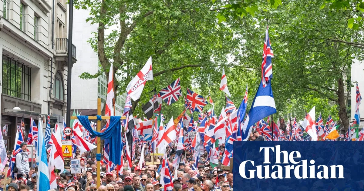 Police arrest 43 during Unite the Kingdom rally and pro-Palestine march in London