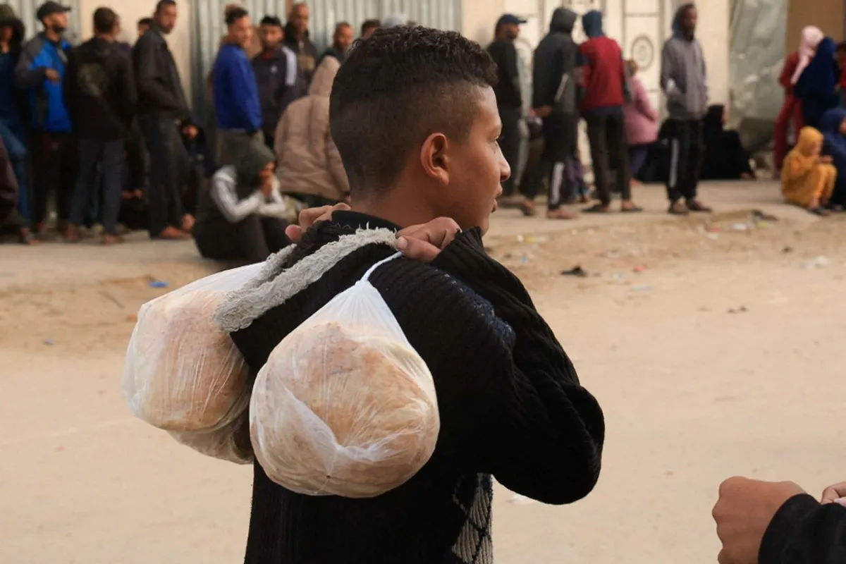 Growing bread queues in Gaza as Israel restricts fuel, flour imports