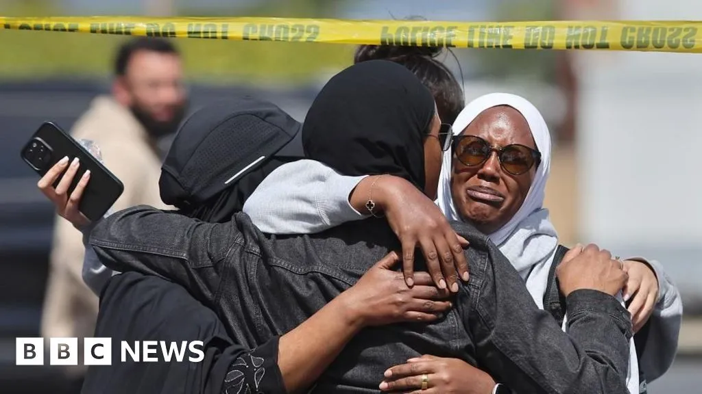 Three killed in suspected hate crime at San Diego mosque