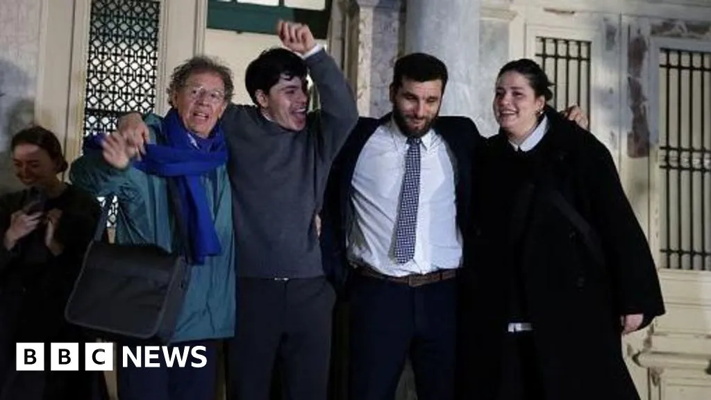 Aid workers cleared of human trafficking charges in Greece