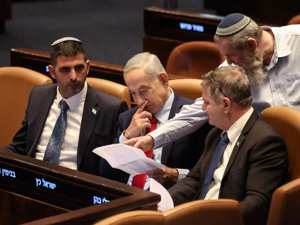 Israeli lawmakers advance bill to dissolve parliament