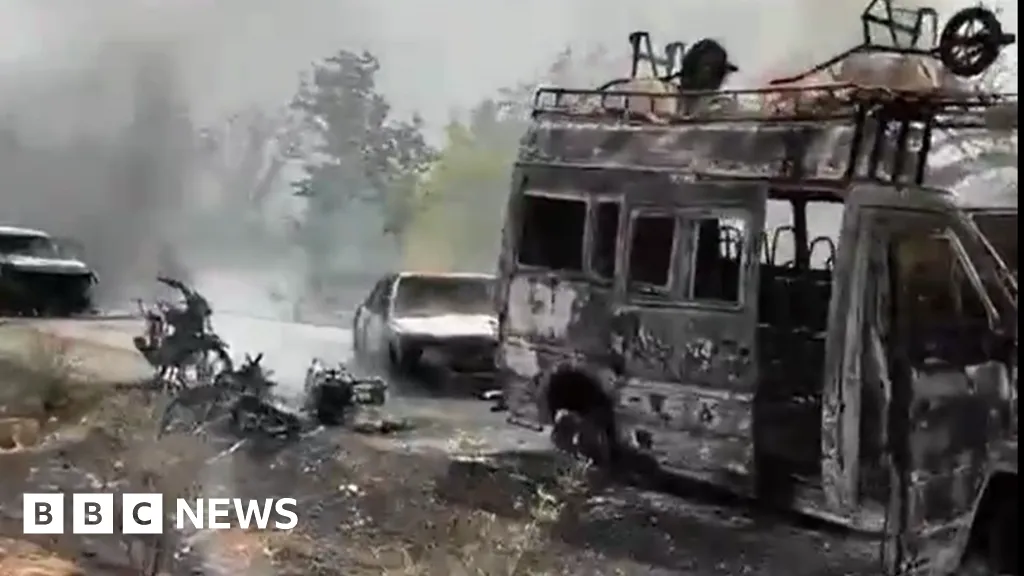 Dozens of vehicles burnt as Mali jihadists enforce blockade