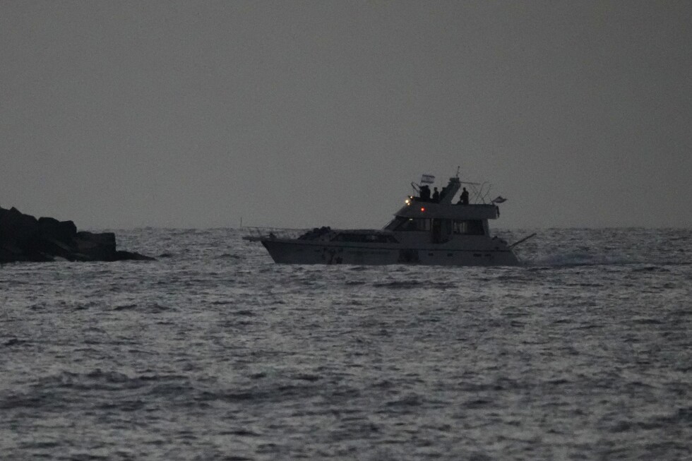 Israel begins deporting hundreds of international flotilla activists