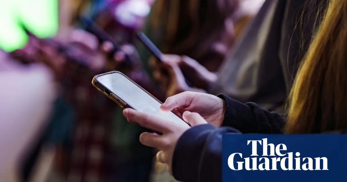 Trump health officials issue advisory on children and teens’ excessive screen time
