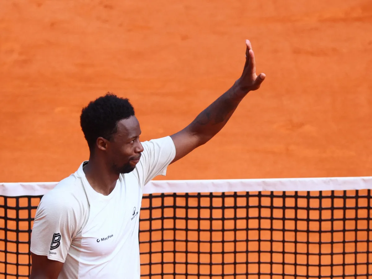 Monfils warms up for final French Open with star-studded farewell party