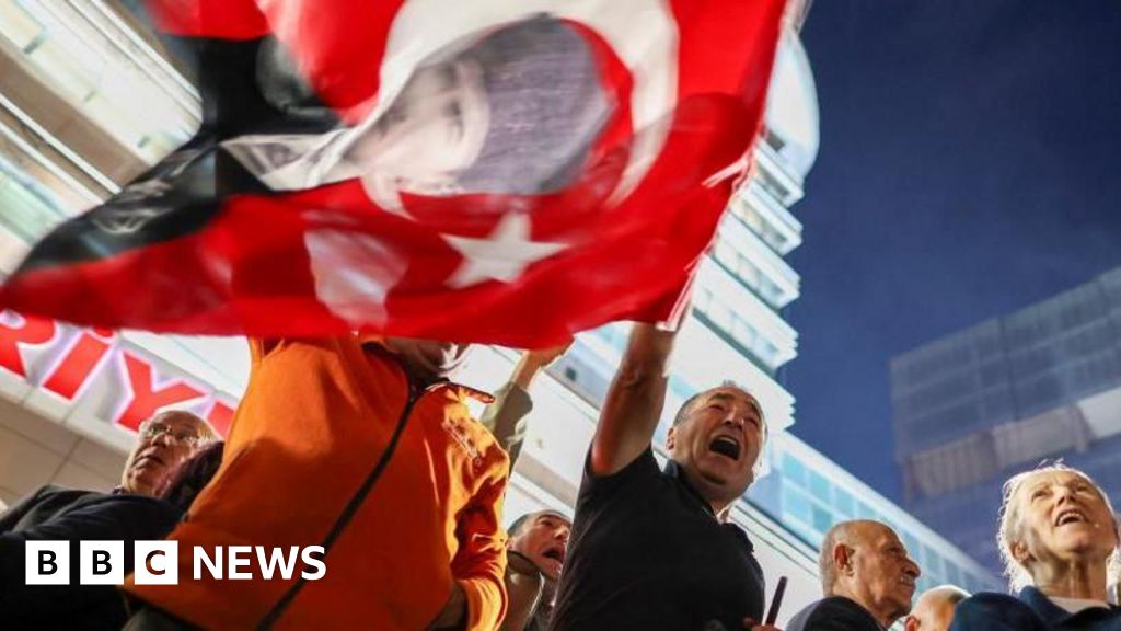 Turkish opposition fights court ousting of leaders in ruling boosting Erdogan