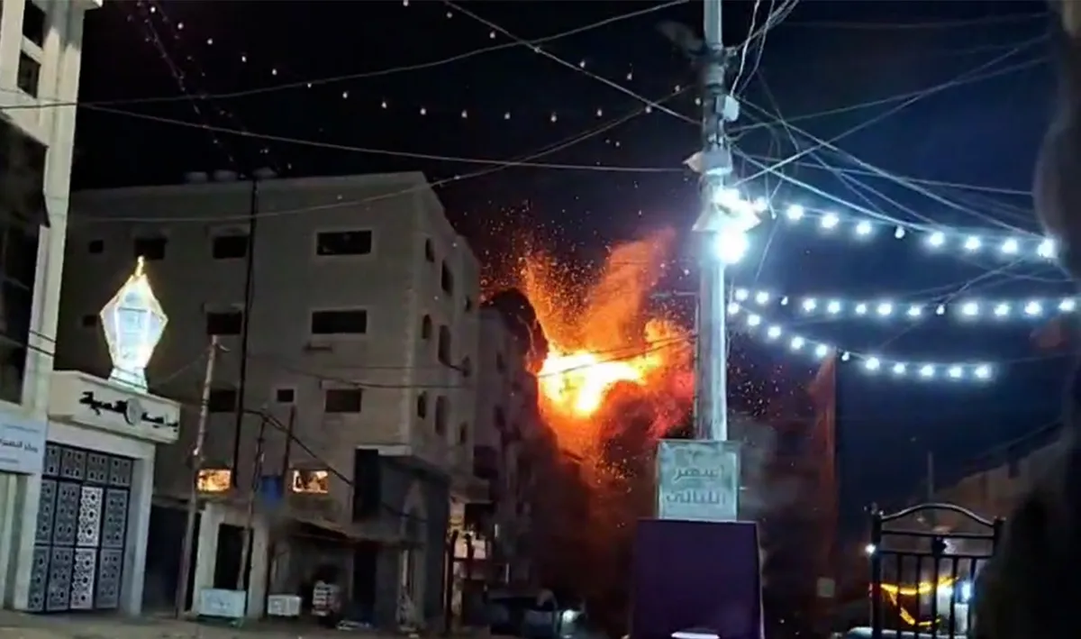 Israeli forces attack central Gaza despite ceasefire agreement