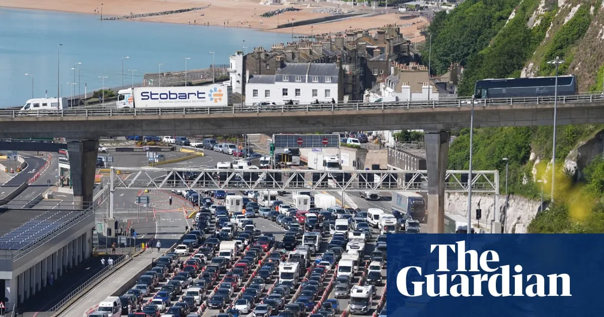 Extra EU border checks suspended at Dover as travellers face delays in heat