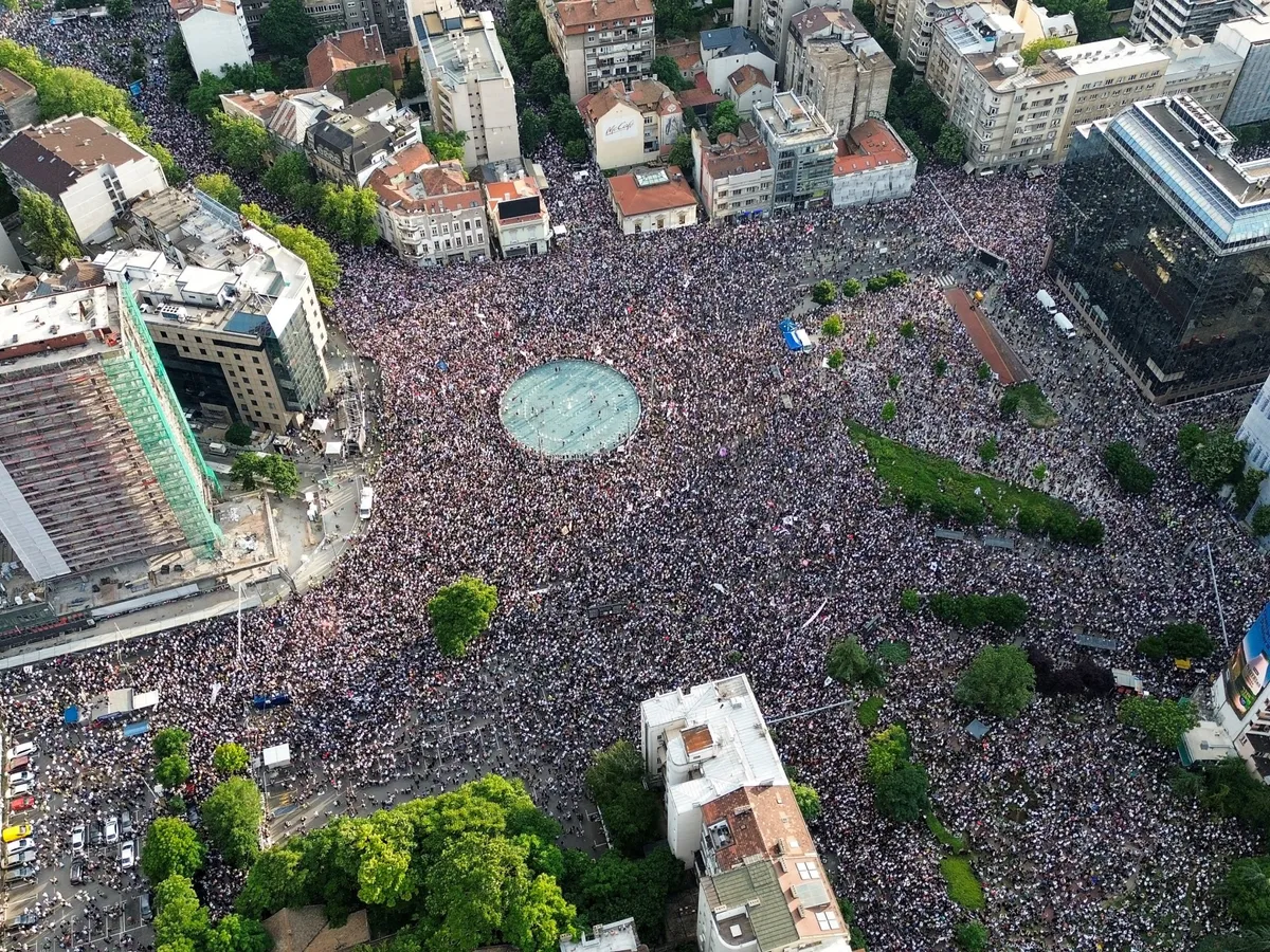 Tens of thousands rally in Serbia for antigovernment demonstrations