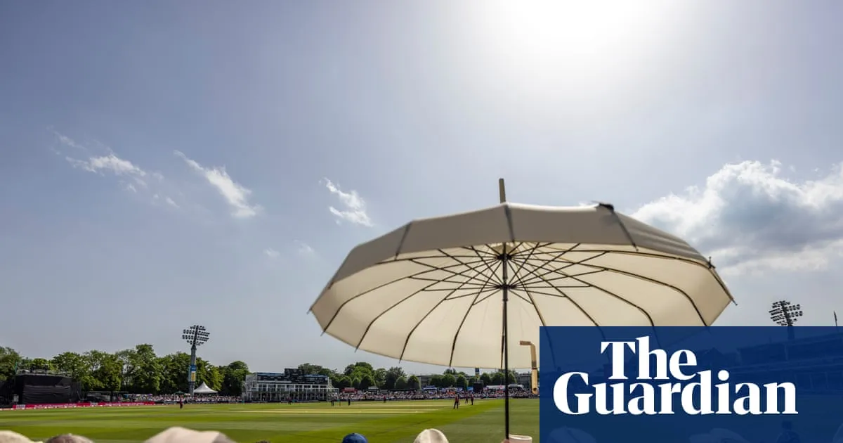 UK records hottest day of year as forecasters warn of more extreme heat