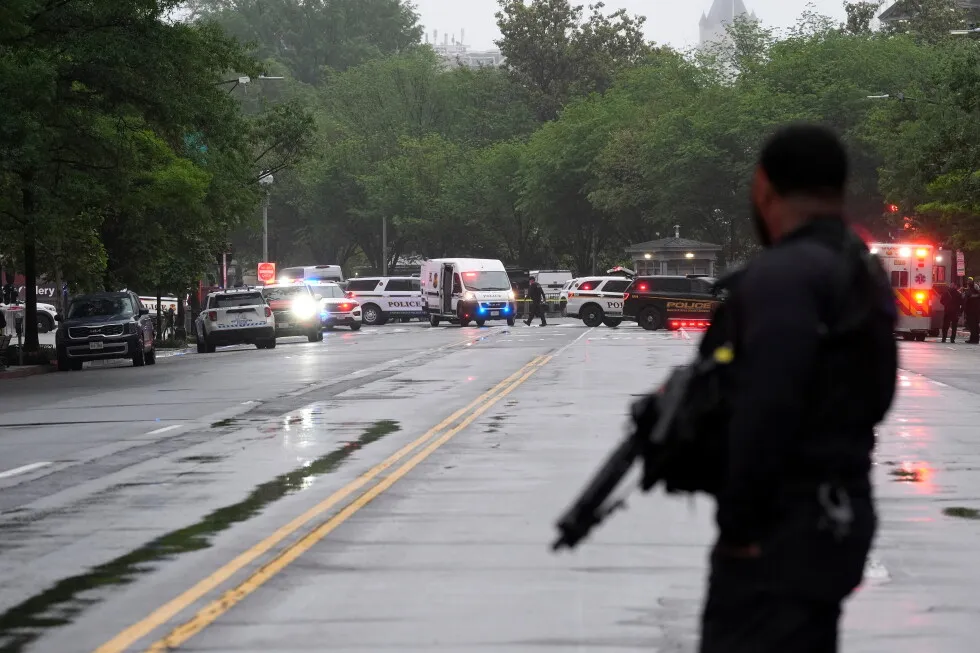 Secret Service shoots person near White House, bystander also shot, law enforcement official says