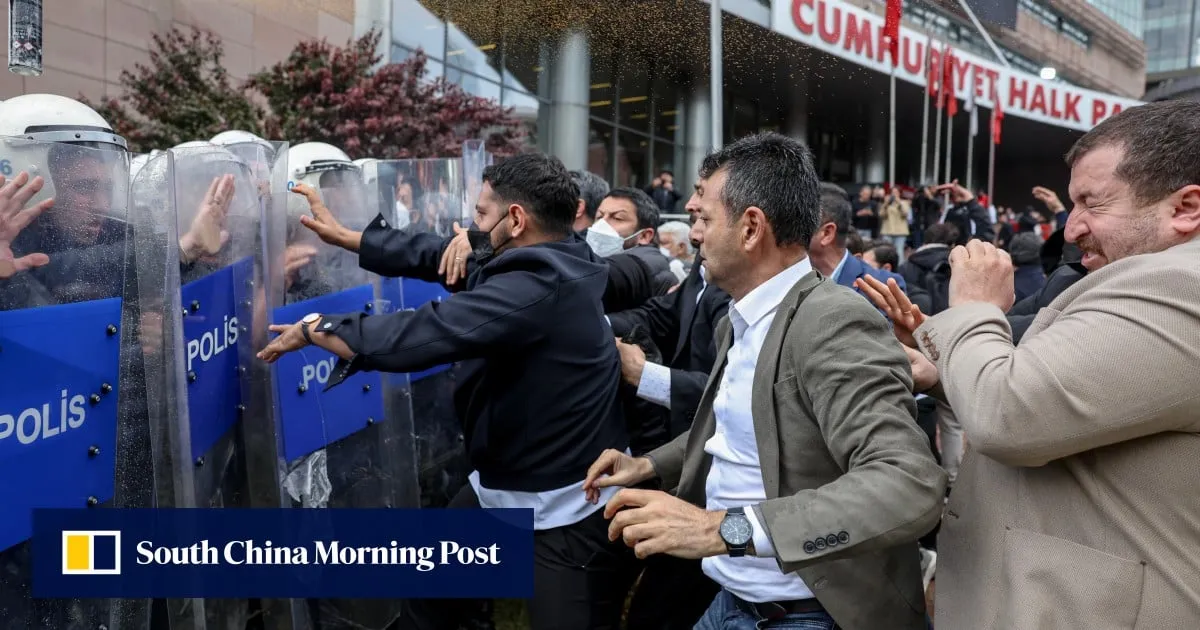 Police in Turkey force ousted opposition out of headquarters as crisis deepens