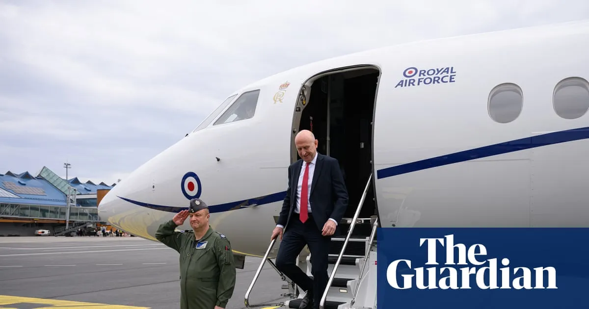 GPS jammed on RAF jet carrying UK defence secretary close to Russian border