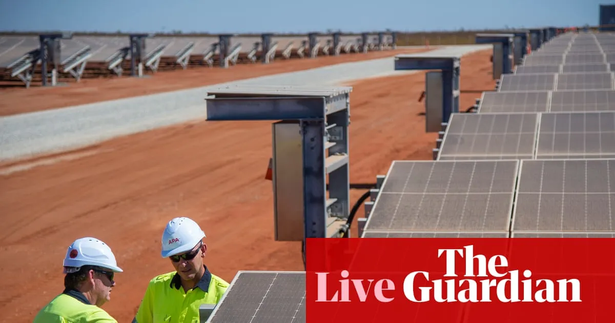 Australia politics live: household energy bills to fall up to 10% in July as renewables, batteries soar; WiseTech staff face AI redundancy