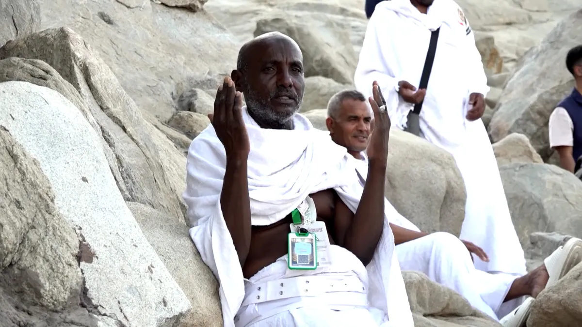 Al Jazeera speaks to Hajj pilgrims about their journey to Mecca