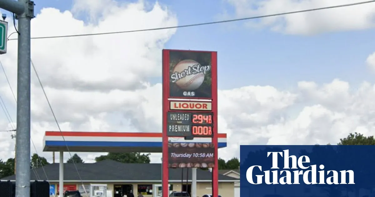Nebraska woman injured after dog triggers shotgun near convenience store