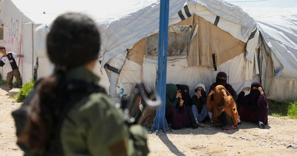 Group of women and children with alleged ISIL ties returns to Australia