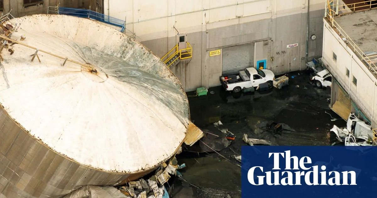 One person killed and at least nine injured in implosion at Washington state packaging plant