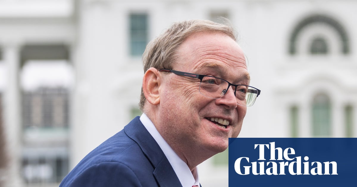 Trump’s economic adviser expects there is ‘nothing to see’ as justice department investigates Fed