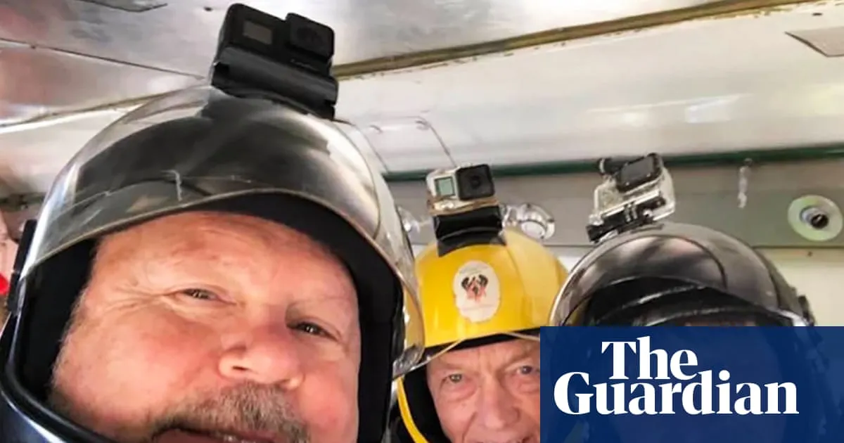 One skydiver killed and one injured after midair collision in Washington state