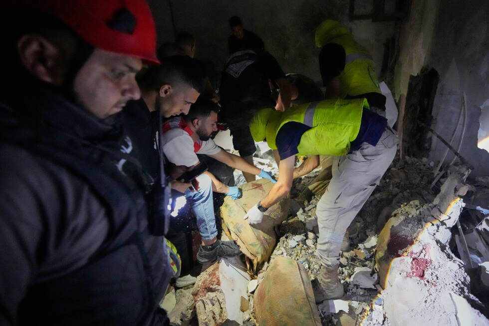 Israeli strikes kill at least 8 in Lebanon’s fourth largest city ahead of Washington talks