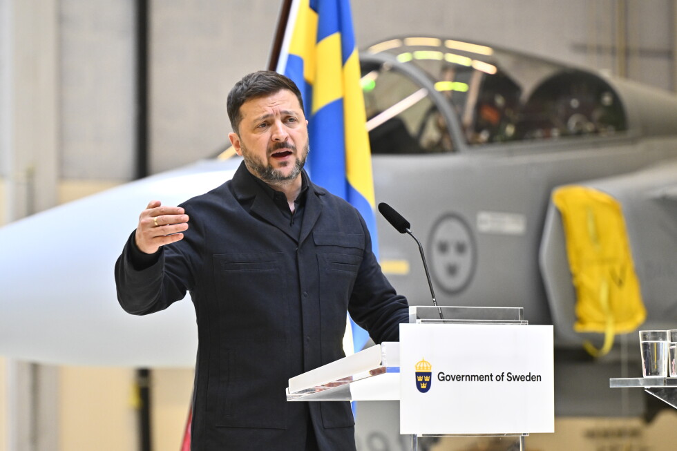 Zelenskyy heads to Sweden as Ukraine touts drone expertise honed in war with Russia