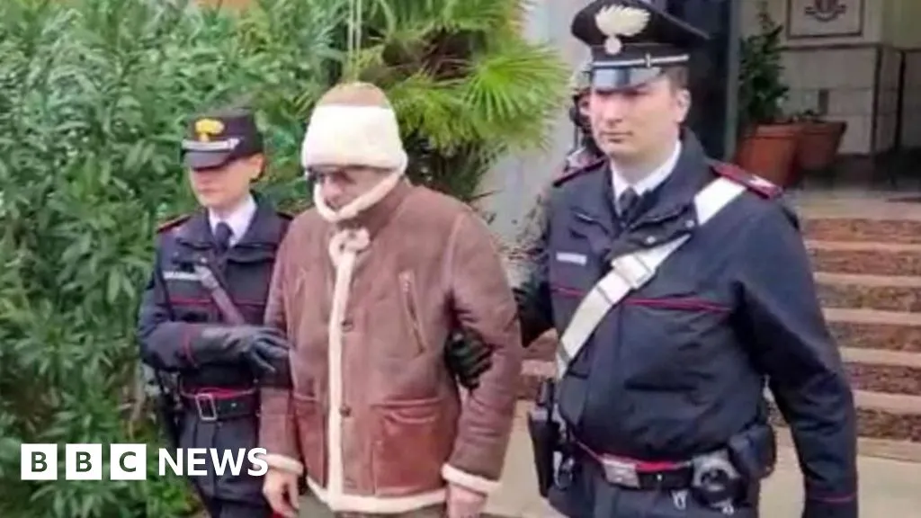Villas, cars and cash: Italy seizes dead Mafia mobster's millions